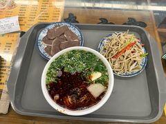 -东方宫·中国兰州牛肉拉面清真(三里屯店)