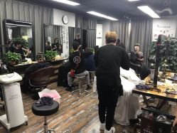 -镁连社·美联社