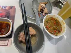 -洪氏嗨捞·广东猪肚鸡·椰子鸡火锅(西咸万象城店)