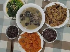 -乐禧母婴全自营月嫂(宝山店)