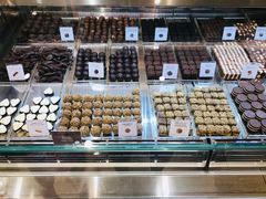 -VENCHI 闻绮(北京国贸商城店)