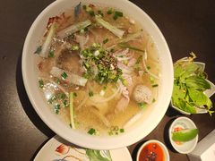 -大头虾越式风味餐厅(光明广场店)