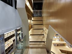-新华书店(顺峰山公园店)
