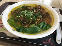 金汤酸菜肥肠米线-魏家凉皮(科技三路店)