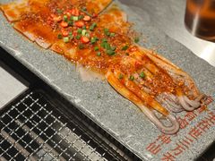整只鱿鱼-张牌牌·东北烤肉小吃市集(金楠天街店)