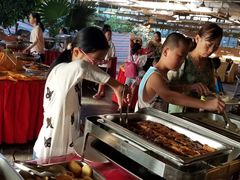 -红栌温泉山庄生态美食餐厅