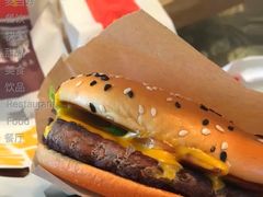 双层安格斯MAX厚牛培根堡-麦当劳(华融店)