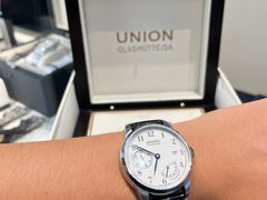 -亨得利钟表商店