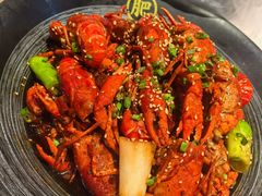 -肥肥虾庄·金牌油焖大虾(汉街SKP店)