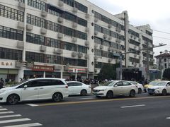 -常熟路(地铁站)