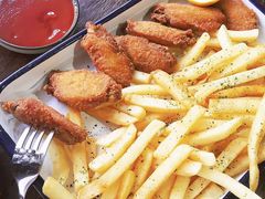 美式风味炸鸡翅配薯条-MIKAKU(万达广场上海宝山店)