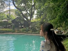 -Chom Cafe and Restaurant