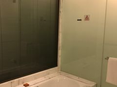 -上海滴水湖皇冠假日酒店