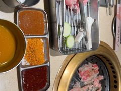 -蚂蚁洞·烤肉大营地(上海静安大悦城店)