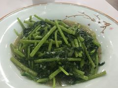 -鲁班小馆(政四街店)