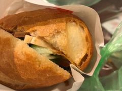 -Bánh Mì Huynh Hoa