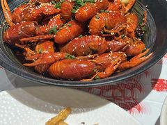 -肥肥虾庄·金牌油焖大虾(汉街SKP店)