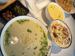 素面-阿达师傅鱼汤面