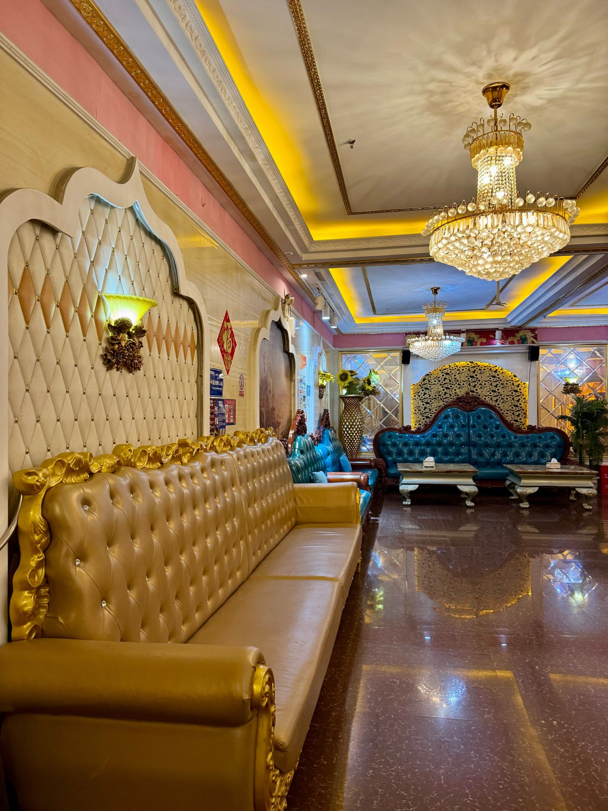 这家足疗按摩💆‍♀️还能唱ktv