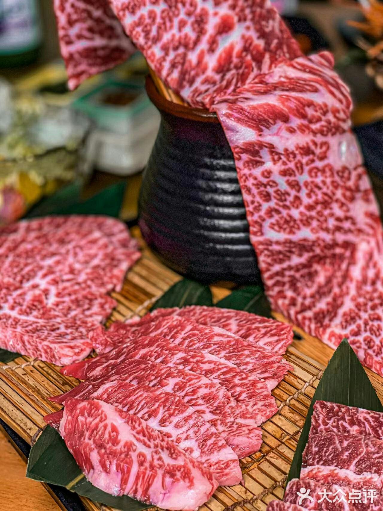 有投影的和牛烧肉餐厅，聚餐约会好去处！😄