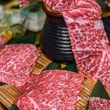 有投影的和牛烧肉餐厅，聚餐约会好去处！😄