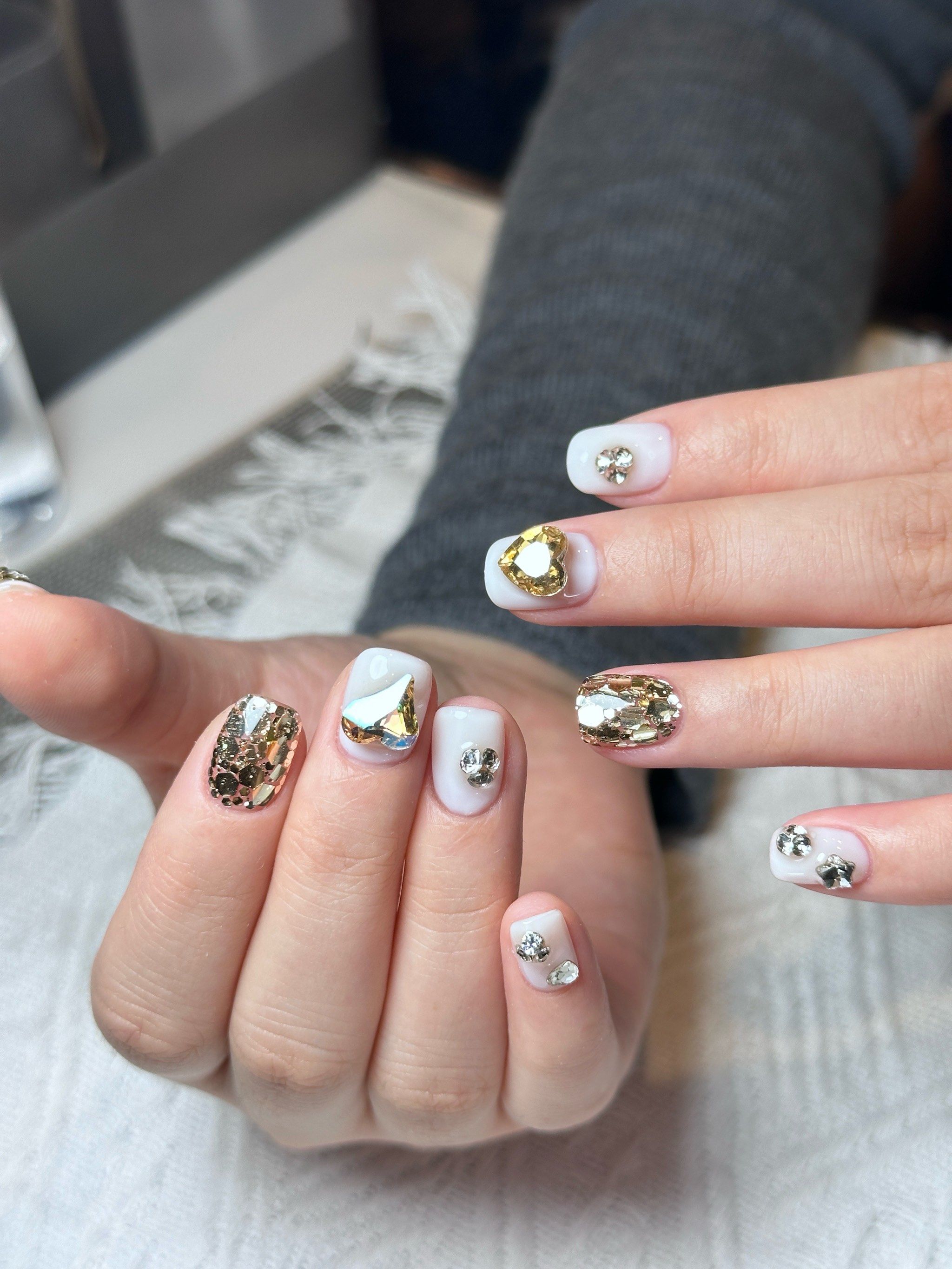 经典款乳白亮片爆闪美甲💅