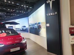 -TESLA 特斯拉(上海太古汇体验店)