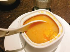 番茄玉米煲龙骨-汤城小厨•粤菜•靓汤(苏州街店)