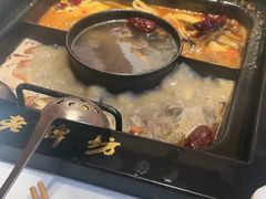 -老牌坊云南鱼豆花火锅(哈西万达店)