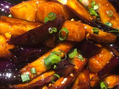 茄子烧年糕-恭喜上堓砂锅焗·海鲜大排档(闵行龙湖店)