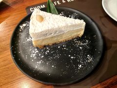 -Chom Cafe and Restaurant
