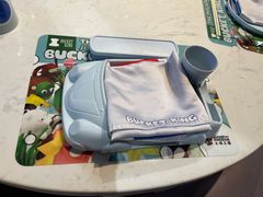 -水桶王国主题餐厅·聚会·生日派对·亲子活动·家庭套餐(亚龙湾希尔顿店)