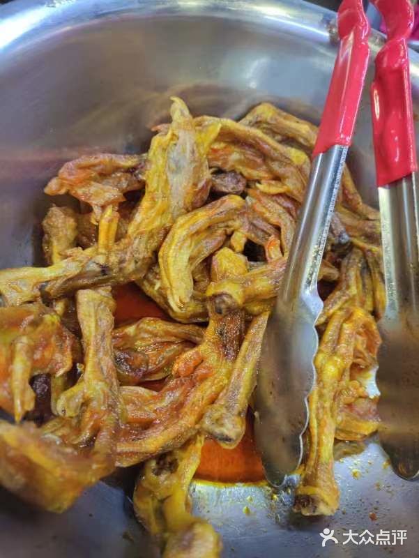 就在江汉路的螺蛳粉，太好吃了，我还要再来一碗！