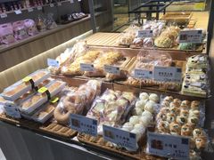 -顶东面包花园·生日蛋糕(世博店)