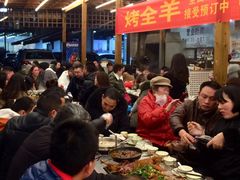 等位区-去吃小龙虾·江湖菜·烧烤(南滨路店)