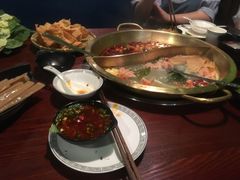 -重庆爽翻天老火锅(临平万达广场店)
