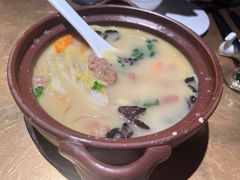 京城酥肉锅-四季民福烤鸭店(西单华威约饭街店)