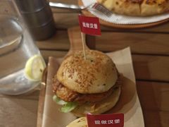 -必胜客(上海华谊新所店)