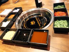 -六扇门潮汕牛肉火锅(BGC店)