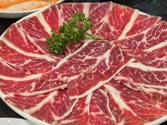 霜降雪花牛肉-一哥澳门豆捞 · 十八年经典澳门火锅(四季天地店)
