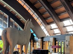 -三亚湾海居铂尔曼度假酒店