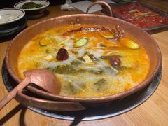 酸辣锅底-洱火云南酸菜牛肉火锅(石景山当代商城店)