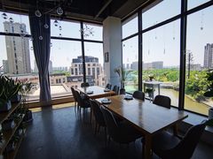 靠窗位-荣耀.西式融合餐厅(留云湖店)