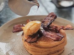 -ROAST coffee & eatery