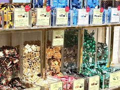 -VENCHI 闻绮(上海佛罗伦萨小镇店)