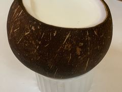 -志龙皇冠吃货椰子铺