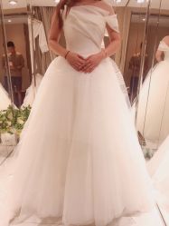 点击看大图 -GRACE KELLY婚纱与礼服(北京店)