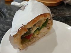 鸡肉牛油果三明治-THE WOODS 简餐 (国贸商城店)