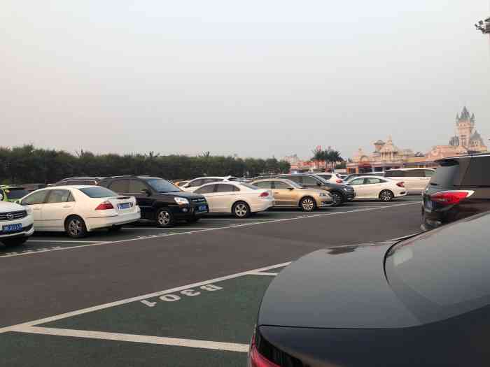 方特欢乐世界停车场