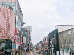 -梨大女人街